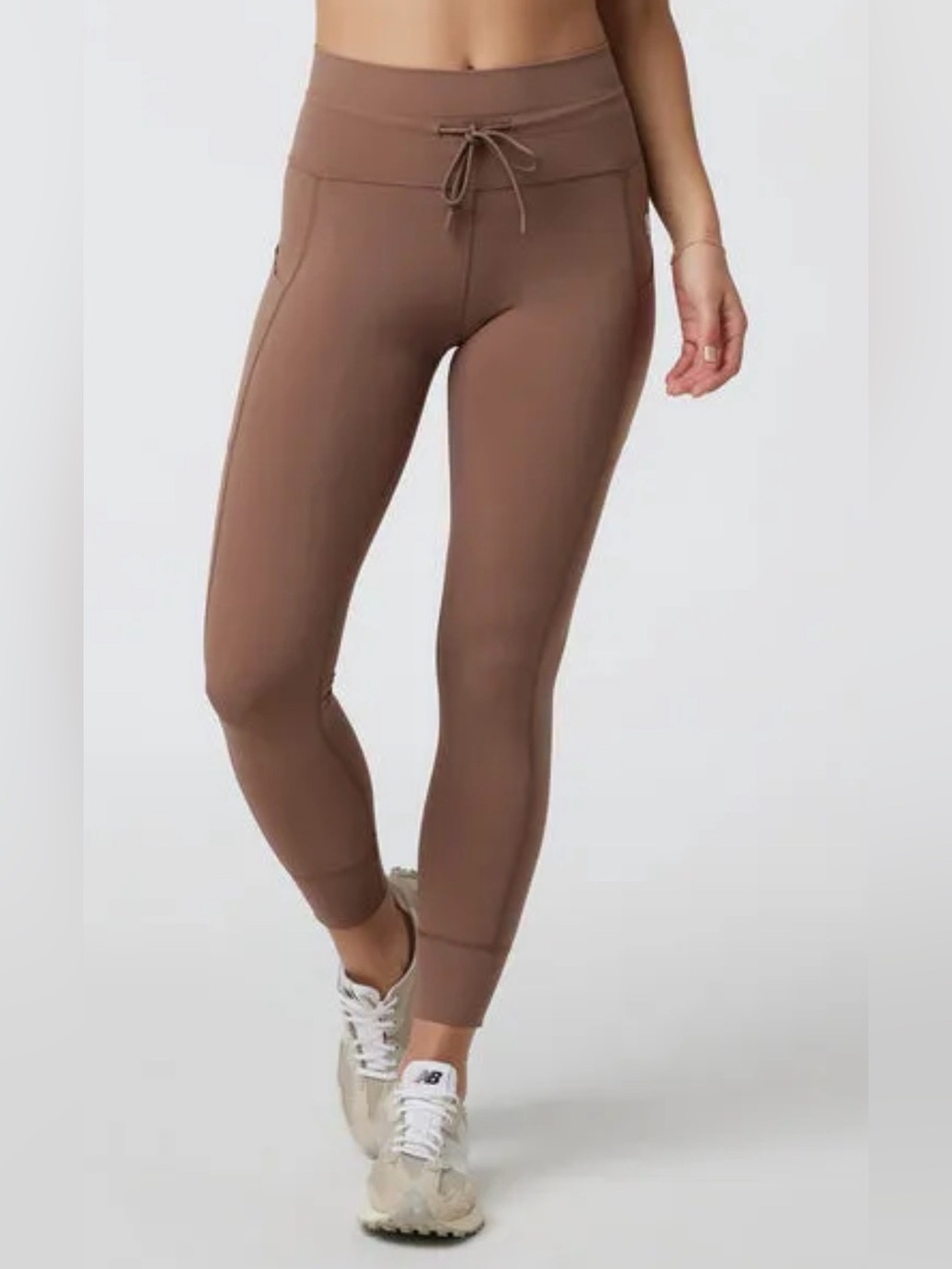 Vuori Women's Daily Pocket Brown High-Rise Performance Leggings. Size Small